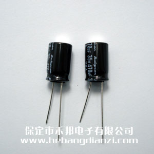 进口(kǒu)电解35V-470uF